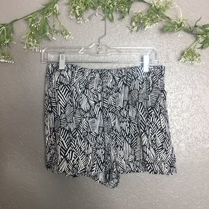 BP Graphic Shorts Sz L